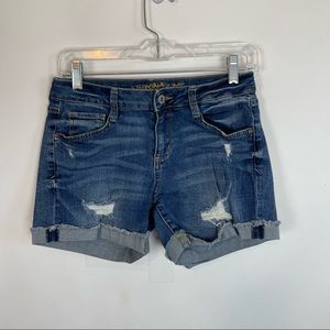 Arizona Juniors Blue Denim Mid Rise Jean Shorts Size 7.
